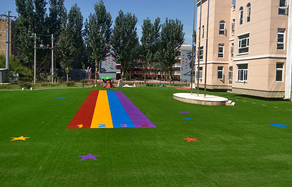 幼兒園<a href='/product/' class='keys' title='點(diǎn)擊查看關(guān)于人造草皮的相關(guān)信息' target='_blank'>人造草皮</a> 幼兒園人造草皮